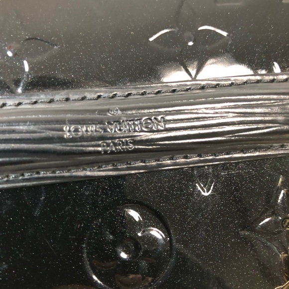 Like new LOUIS VUITTON Vernis Epi Monogram Wynwood - Picture 9 of 13